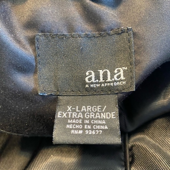 A.N.A~ Women’s Hooded Warm Quilted Down/ Puffer Winter Jacket Detachable Hood XL - Picture 5 of 11